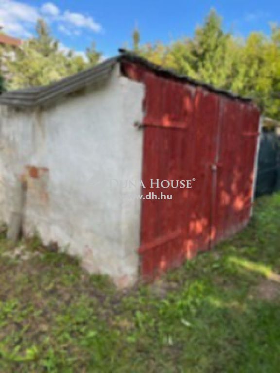 For sale Garage 2600 Vác, 