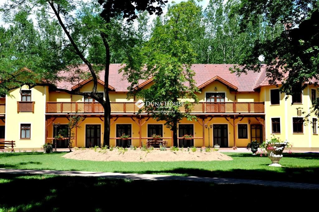 Eladó vendéglátás, Bugyi