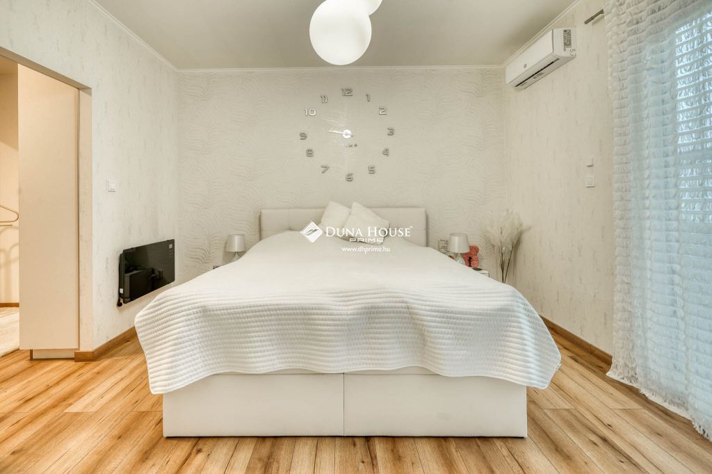 Eladó ház, Délegyháza