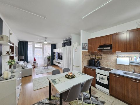 Eladó Lakás 1203 Budapest 20. kerület 