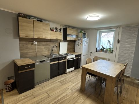 Eladó Ház 8451 Ajka ,  8451 Ajka Tavasz Utca