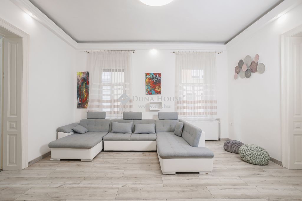 7621 Pécs , Belvárosban 3 szobás kertkapcsolatos lakás eladó! — 1/13