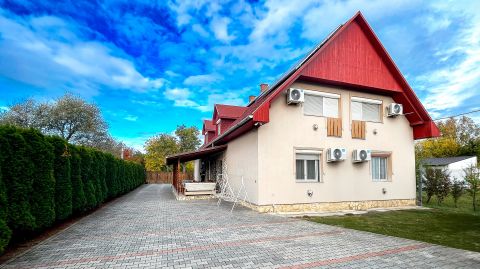 Eladó Ház 8600 Siófok , Sóstói városrészben 10 perc sétatávolságra a Balatontól