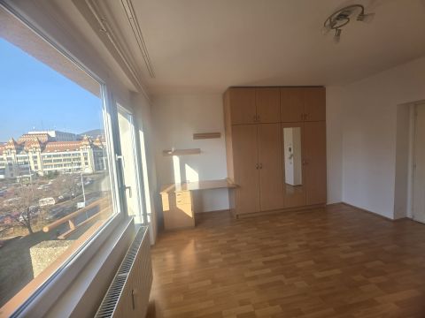 Eladó Lakás 7622 Pécs 