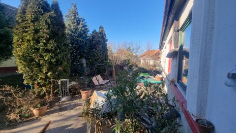 Eladó Ház 2118 Dány , Jól megközelíthető sok szobás ház eladó Dányban!