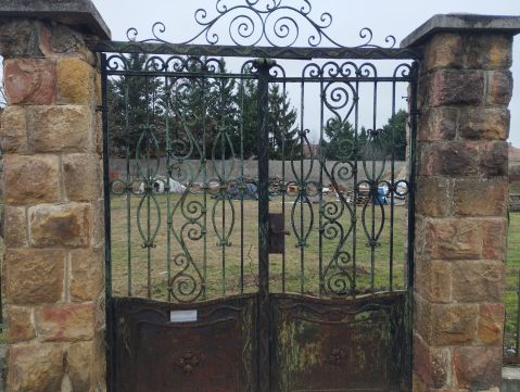 Eladó Telek 2151 Fót , Fót Németh Kálmán utcai Coop parkolója