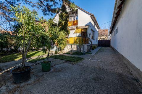 Eladó Ház 8000 Székesfehérvár 