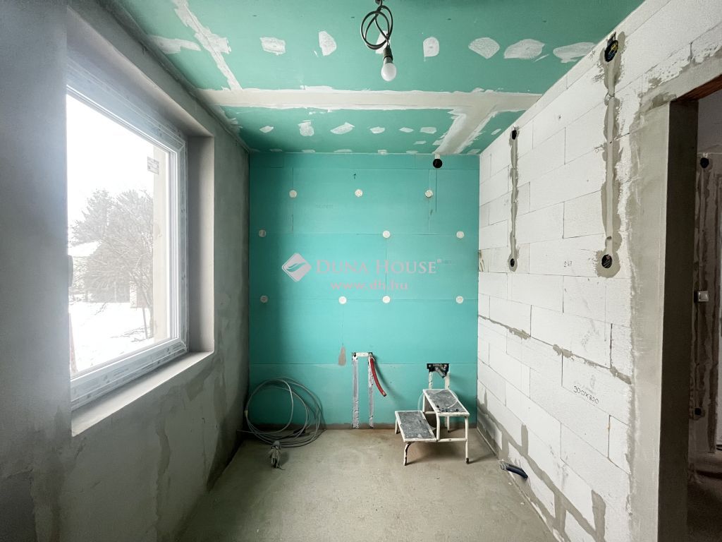 8451 Ajka , Eladó lakás — 1/11