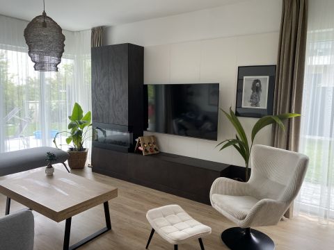 Eladó Lakás 2045 Törökbálint Tükörhegyen-panorámás, kertes luxuslakás, 4 szobával, 2 gk 