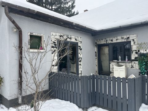 Eladó Ház 2315 Szigethalom , Felújítandó ingatlan Szigethalmon , nagy telekkel