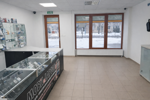 Eladó Üzlethelyiség 2750 Nagykőrös Nagykőrös belvárosában üzlethelység eladó ! 