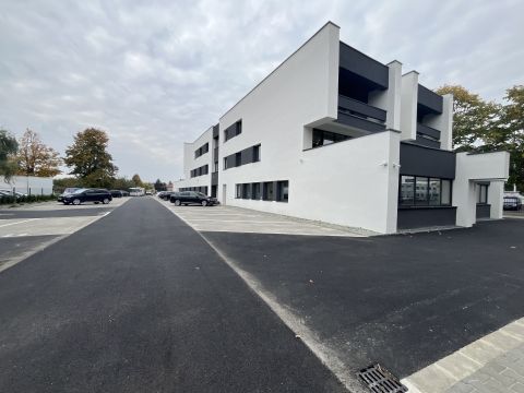 Kiadó Irodaépület 9700 Szombathely 