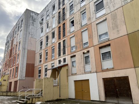 Eladó Lakás 7300 Komló 