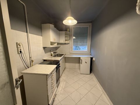 Eladó Lakás 6000 Kecskemét , 2 szobás lakás a Rávágy téren