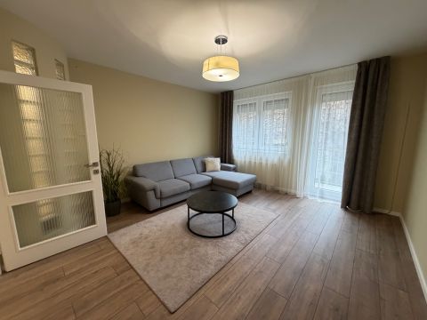 Kiadó Lakás 6000 Kecskemét 