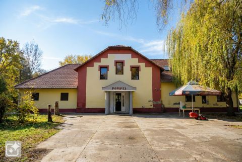 Eladó Vendéglátás 6640 Csongrád , 6600 Szentes, Ady E. u. 1.