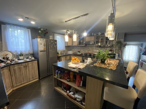 Eladó Ház 4150 Püspökladány , Központtól 1.5 kilóméterre csendes helyen családi ház eladó