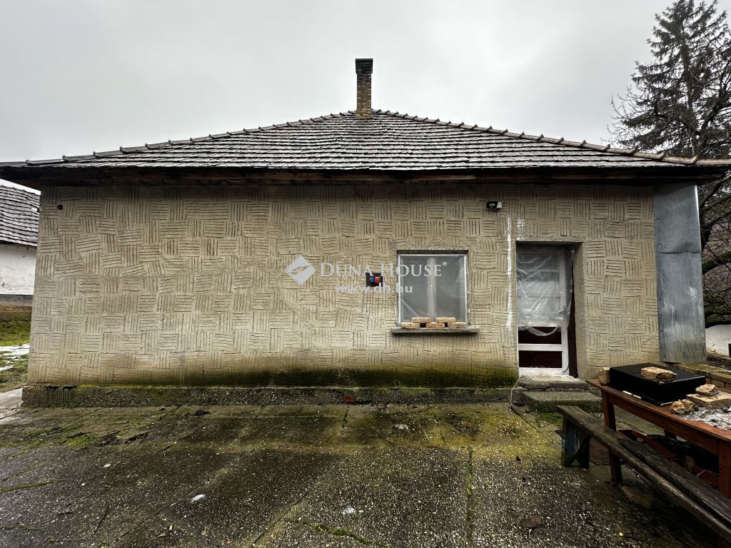 7065 Miszla , 100 m2-es családi ház nagy telekkel. — 1/22