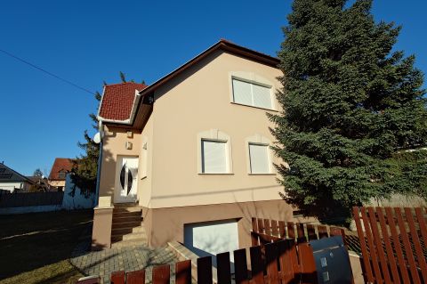 Kiadó Ház 6000 Kecskemét KIADÓ CSALÁDIHÁZ AZ ÖNTÖZŐ UTCÁBAN