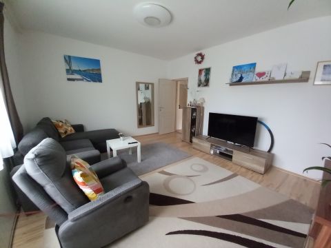 Eladó Lakás 1171 Budapest 17. kerület , Felújított lakás saját kerttel, 2 lakásos társasházban