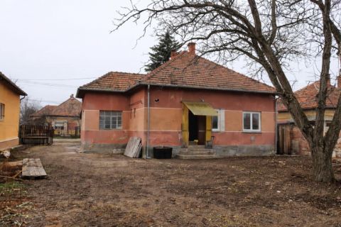 Eladó Ház 6645 Felgyő , Felgyő központ felújított ház