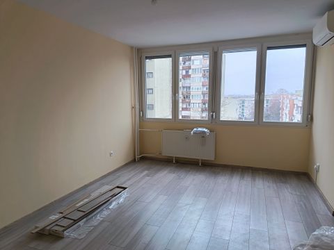 Eladó Lakás 2600 Vác , Vám utca