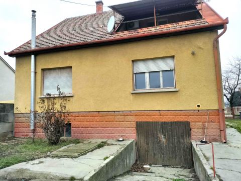 Eladó Ház 9330 Kapuvár , Pozsonyi utca közelében