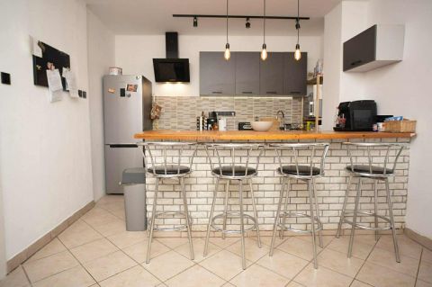 Eladó Ház 2723 Nyáregyháza , Nyáregyháza központi részén, csendes utcában!!