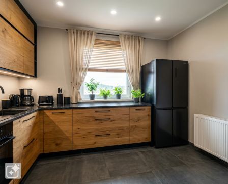 Eladó Lakás 1035 Budapest 3. kerület Vörösvári úton panelprogramos napelemes épületben