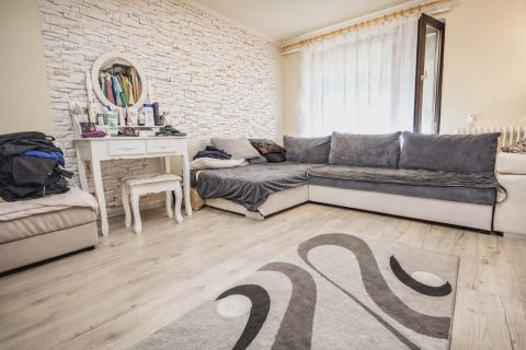 Eladó Ház 4251 Hajdúsámson , Belvároshoz közeli lakás és üzlet