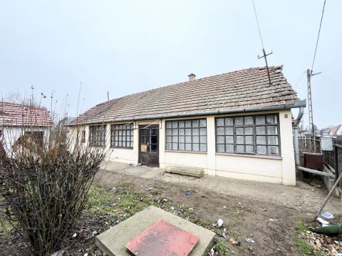 Eladó Ház 4405 Nyíregyháza Kállói utból nyíló csendes utcában