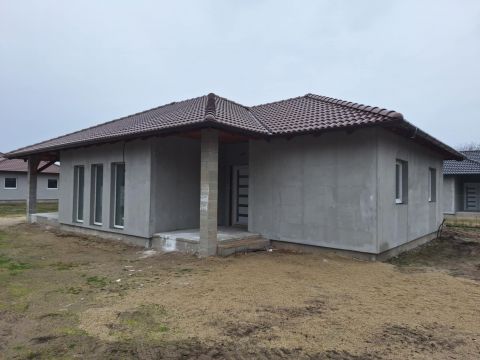 Eladó Ház 2340 Kiskunlacháza 