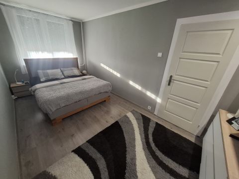 Eladó Lakás 6100 Kiskunfélegyháza , Erkélyes, 2 szobás lakás jó állapotban