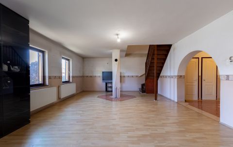 Eladó Ház 1183 Budapest 18. kerület , 563 nm-es telken, 200 nm-es, önálló családi ház