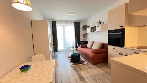 Kiadó Lakás 1033 Budapest 3. kerület III. kerületben a Duna-parthoz közel, 28 m2-es erkélyes 