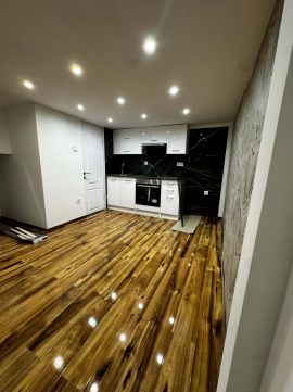 Eladó Lakás 1082 Budapest 8. kerület Corvin negyed szomszédságában - felújított duplex lakás