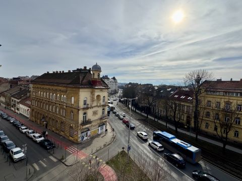 Eladó Lakás 1024 Budapest 2. kerület 