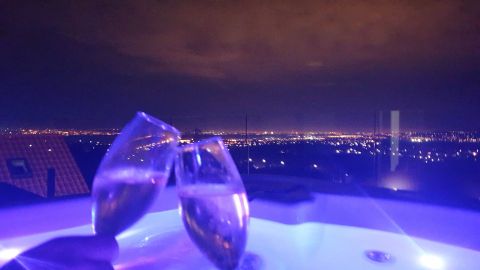 Eladó Ház 2000 Szentendre Örökpanorámás, önálló családi ház Szentendrén eladó