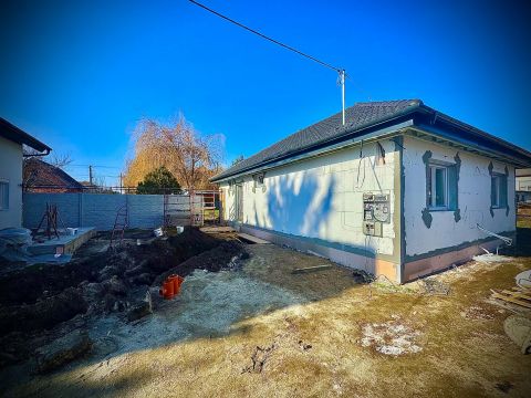 Eladó Lakás 2060 Bicske , Minőségi új építes