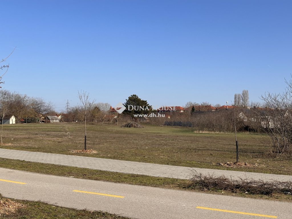 6000 Kecskemét , Dinamikusan fejlődő városrészen,telek eladó — 1/2