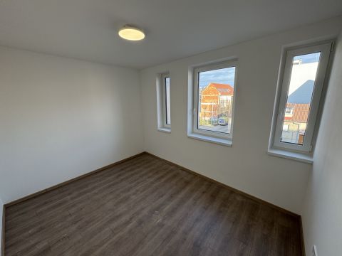 Kiadó Lakás 4026 Debrecen Belvárosban 2 szobás, bútorozatlan lakás KIADÓ!