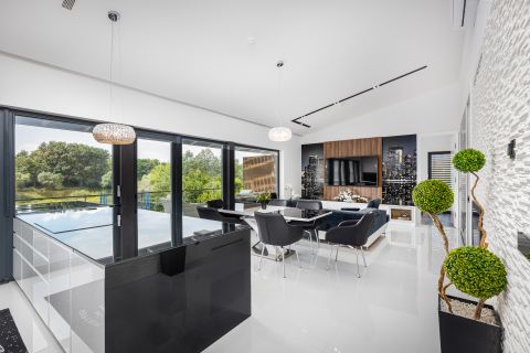 Eladó Ház 2081 Piliscsaba Magdolnavölgyben, tópart mellett rezsimentes családiház!