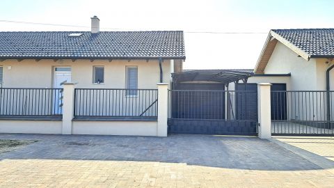 Eladó Ház 2211 Vasad Újépítésű, modern ikerház fél nagy telekkel, 20 perce Bp-től