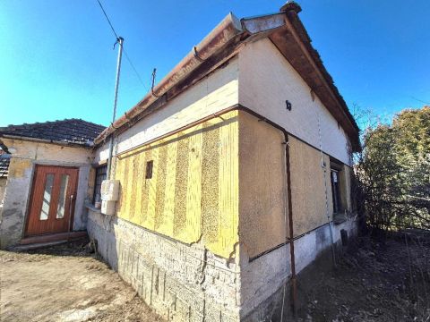 Eladó Ház 7013 Cece , 7013 Cece, falu szélén