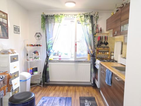 Eladó Lakás 2142 Nagytarcsa , Petőfi telepen, jó állapotú, cirkófűtéses