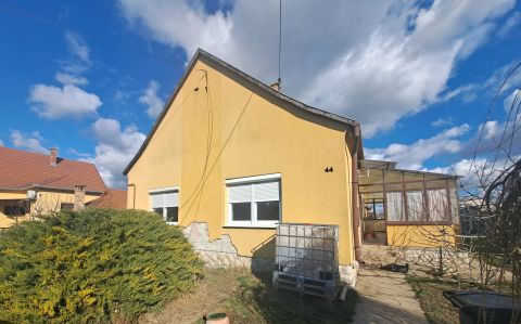 Eladó Ház 7714 Mohács , Újmohács fő utca közelében