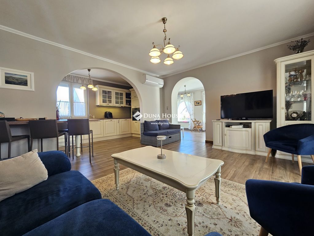 Eladó ház, Balatonalmádi