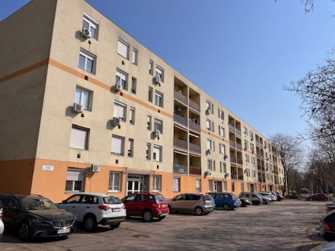 Eladó Lakás 6000 Kecskemét , Nyíri úton, erkélyes 55 m2-es, 2 szobás lakás eladó
