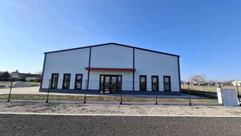 Eladó Ipari 5000 Szolnok 