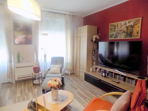 Eladó Ház 7400 Kaposvár Toponár központi részén felújított családi ház